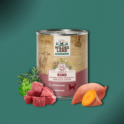30x800g Wildes Land Adult Rind mit Süßkartoffeln, Heidelbeeren, Wildkräutern & Distelöl